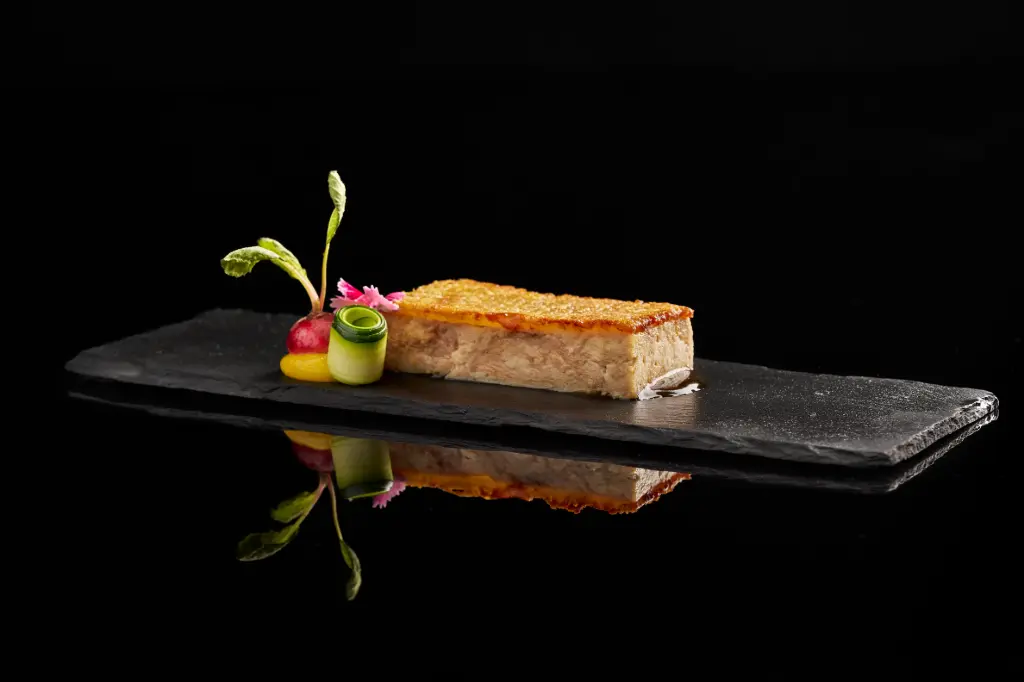 PLANCHA DE COCHINILLO CONFITADO