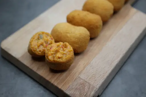 MINI CROQUETA CARNE CON PIQUILLO